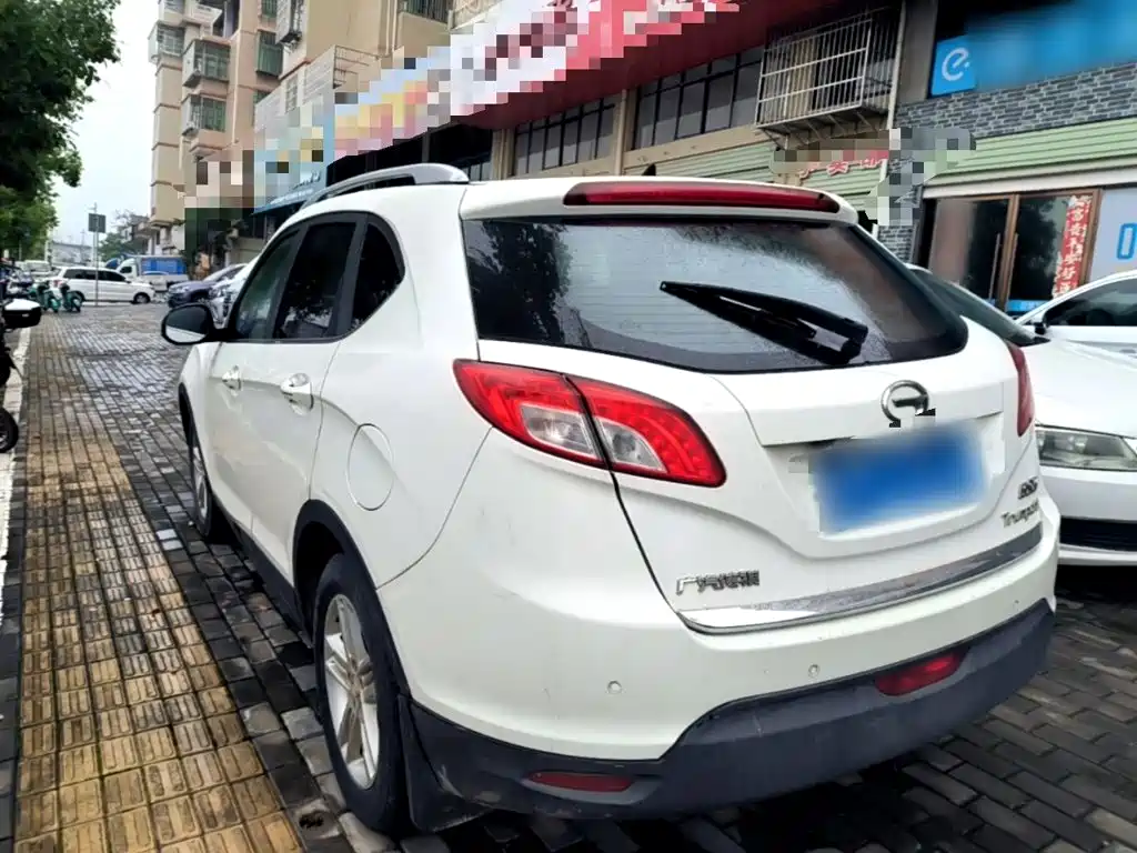 GAC Motor Trumpchi GS5 2015 — фото 5