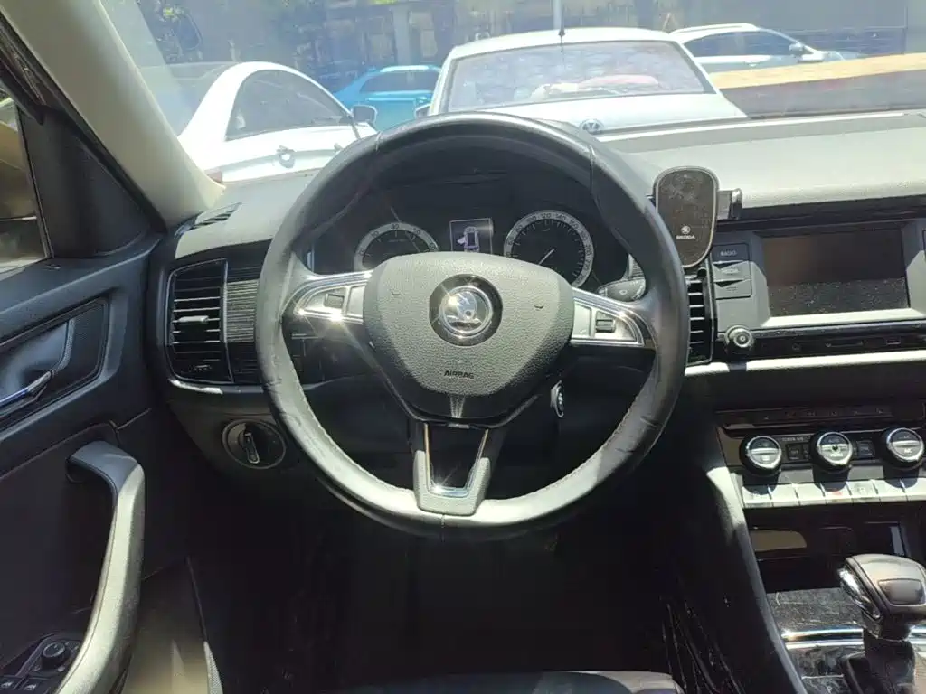 Skoda Kodiaq 2017 — фото 11