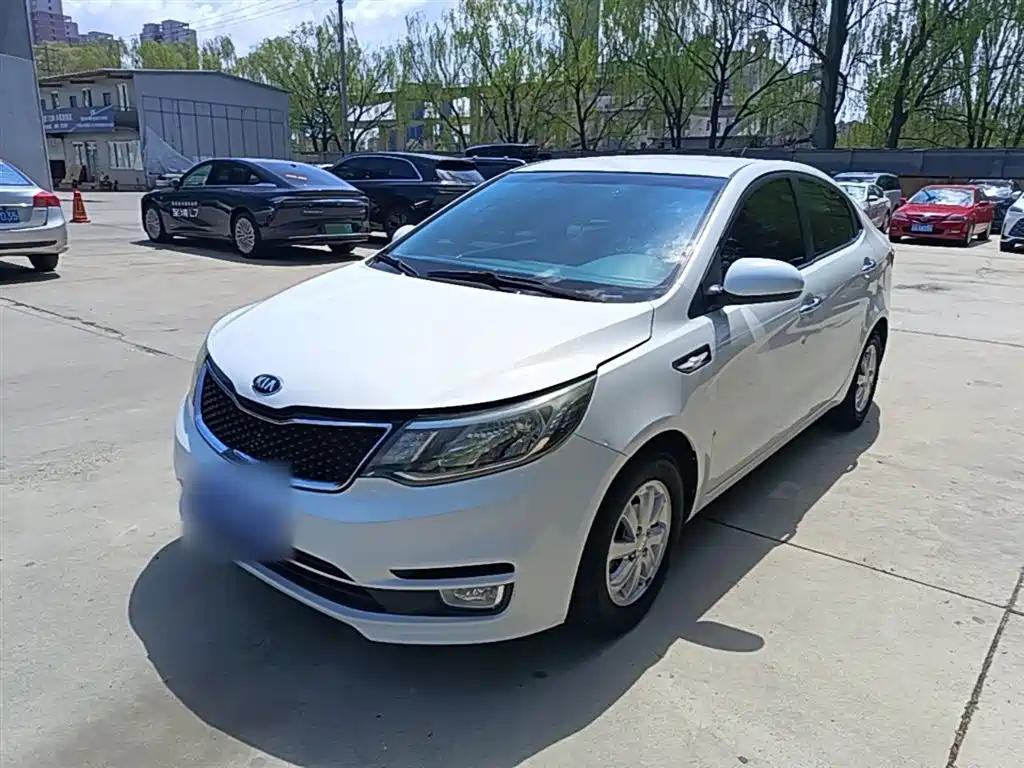 Kia K2 2015 — фото 1