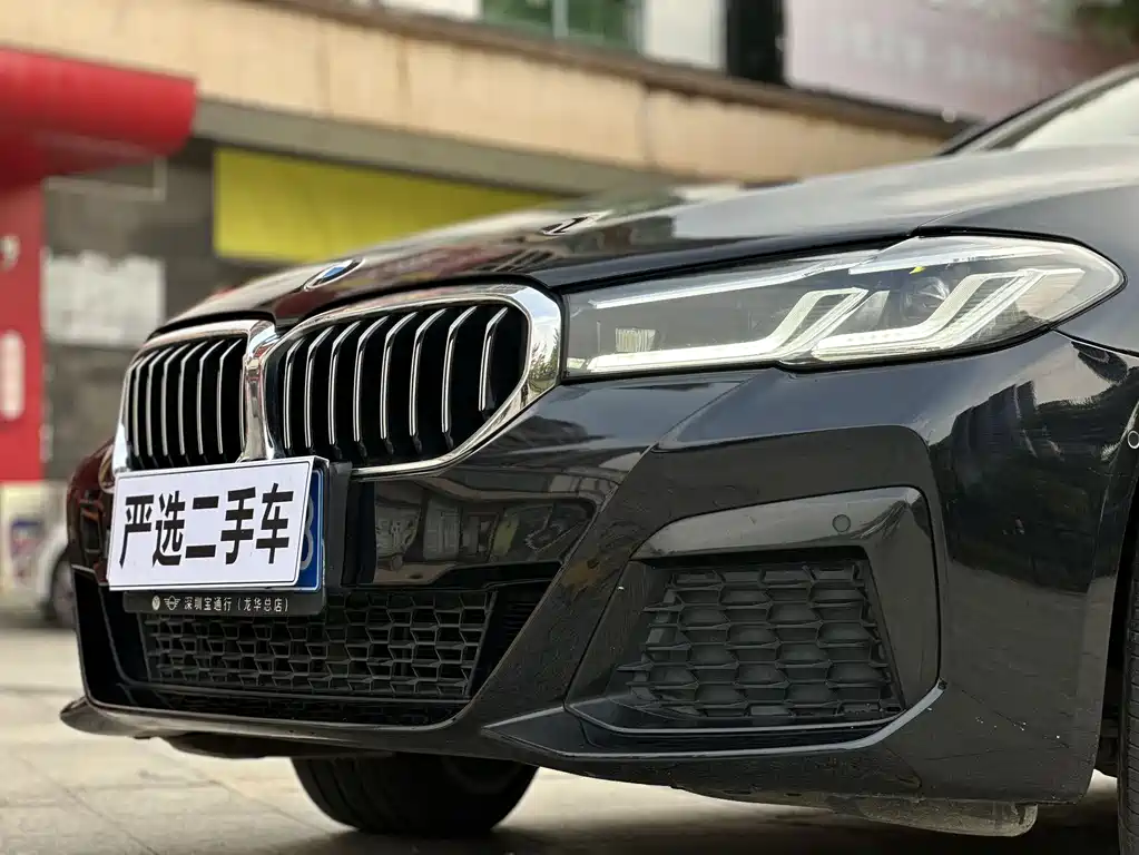 BMW 5 Series 2023 — фото 10