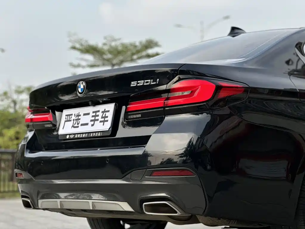 BMW 5 Series 2023 — фото 16
