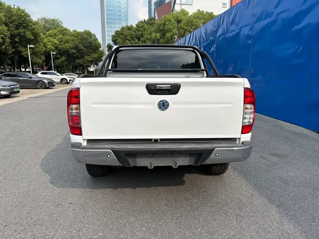 Dongfeng Ruiqi 6 New Energy 2023 — фото 9