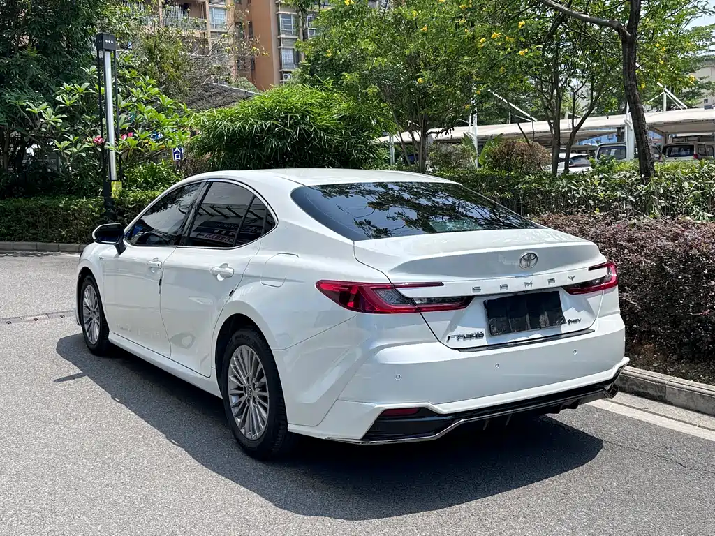 Toyota Camry 2025 — фото 12