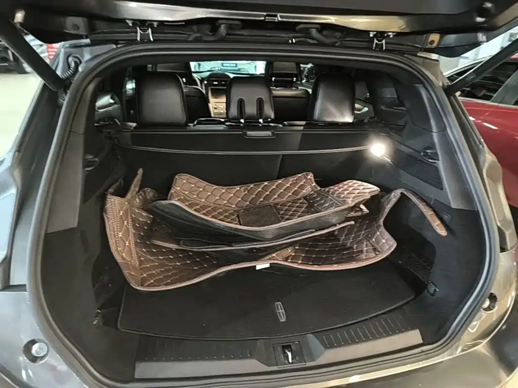 Lincoln MKC 2019 — фото 19