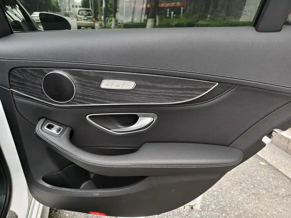 Mercedes-Benz C-Class 2018 — фото 14