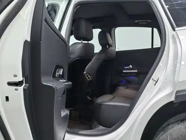 Mercedes-Benz GLA 2024