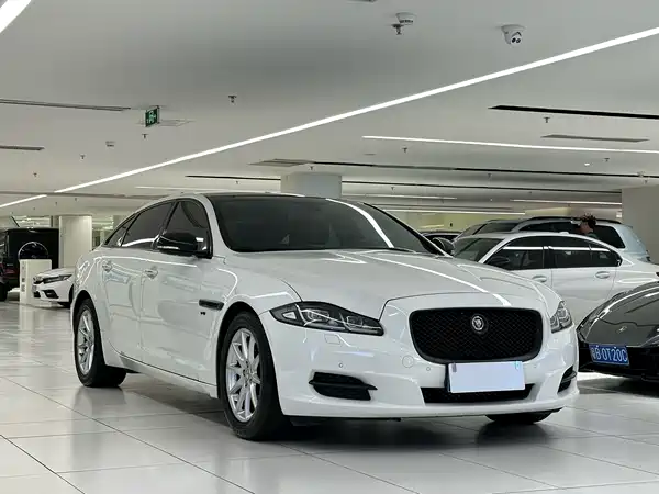 Jaguar XJ 2016