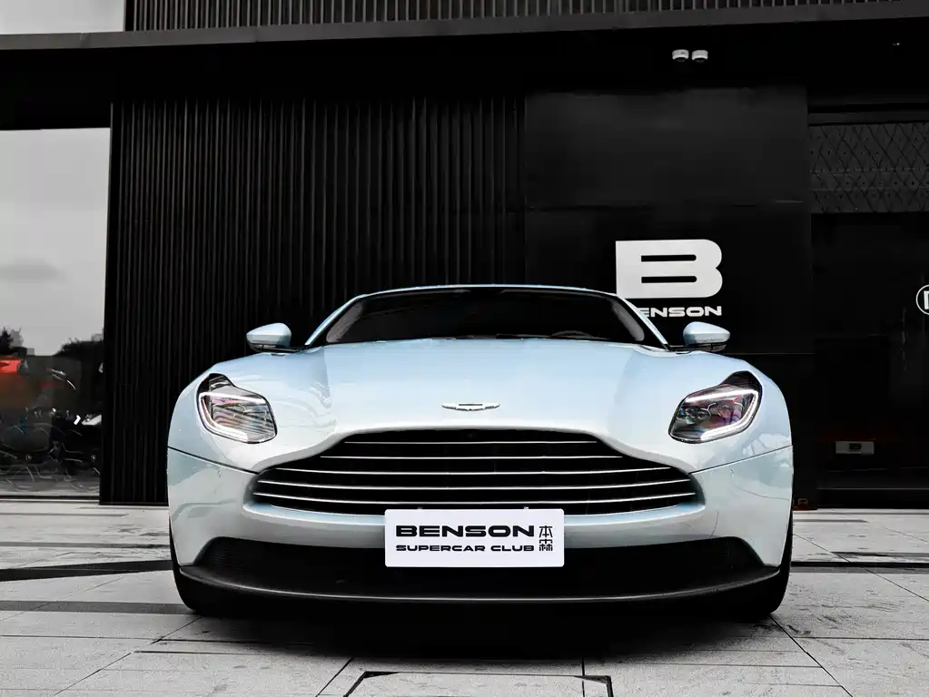 Aston Martin DB11 2018 — фото 2