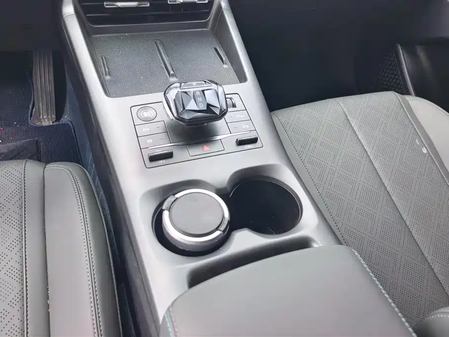 BYD Qin PLUS 2025 — фото 16