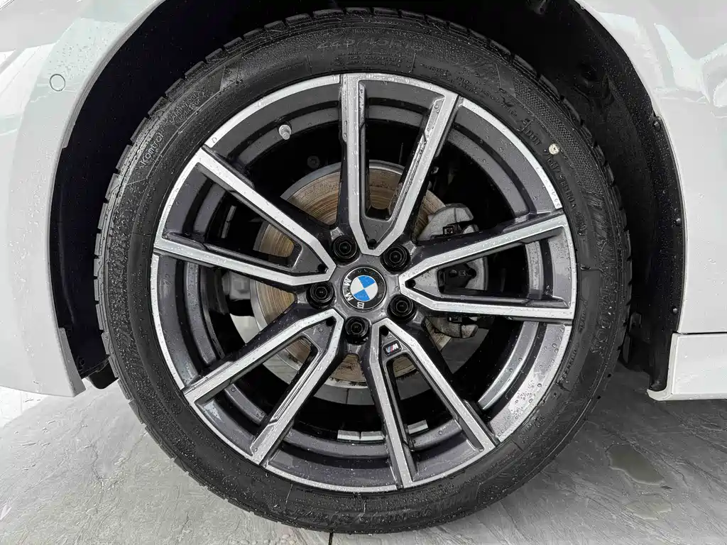 BMW 3 Series 2024 — фото 15