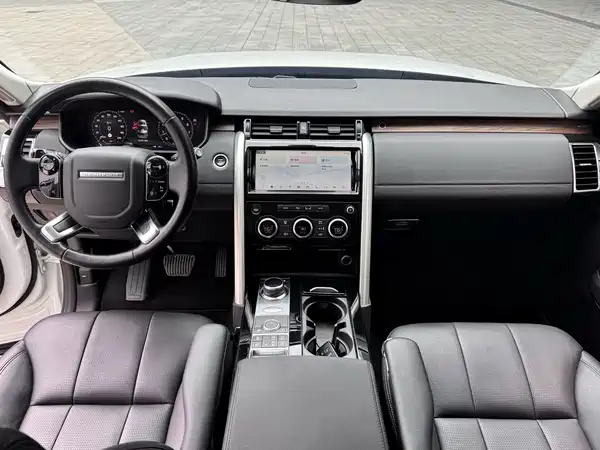 Land Rover Discovery 2019
