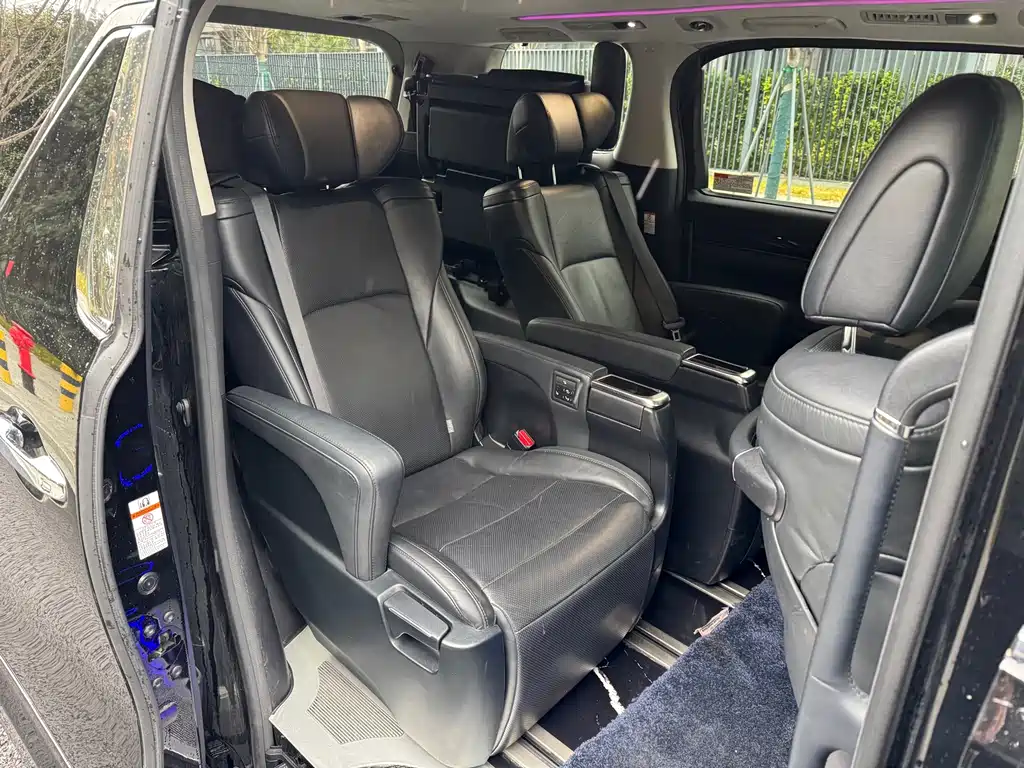 Toyota Vellfire 2021 — фото 11