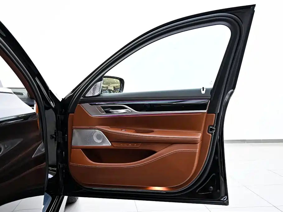 BMW 7 Series 2019 — фото 15