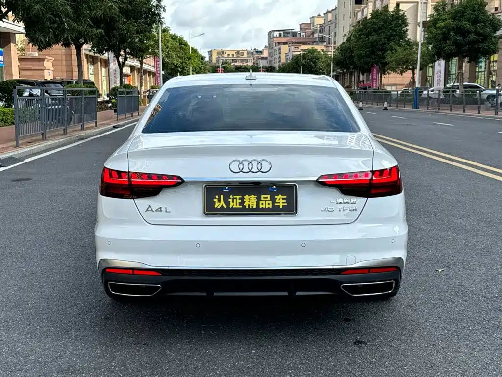 Audi A4L 2022 — фото 16