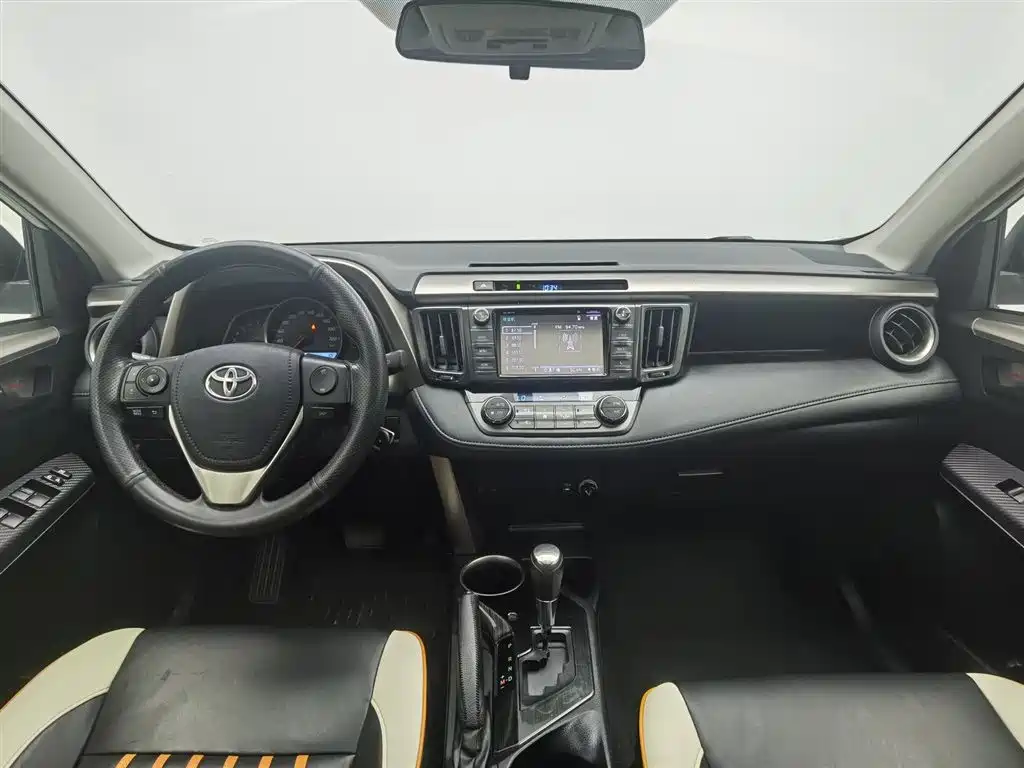 Toyota RAV4 2015 — фото 5