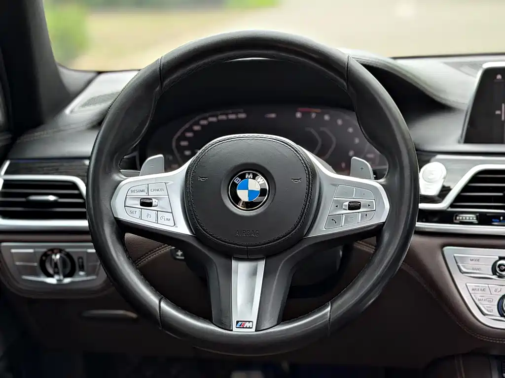 BMW 7 Series 2020 — фото 9