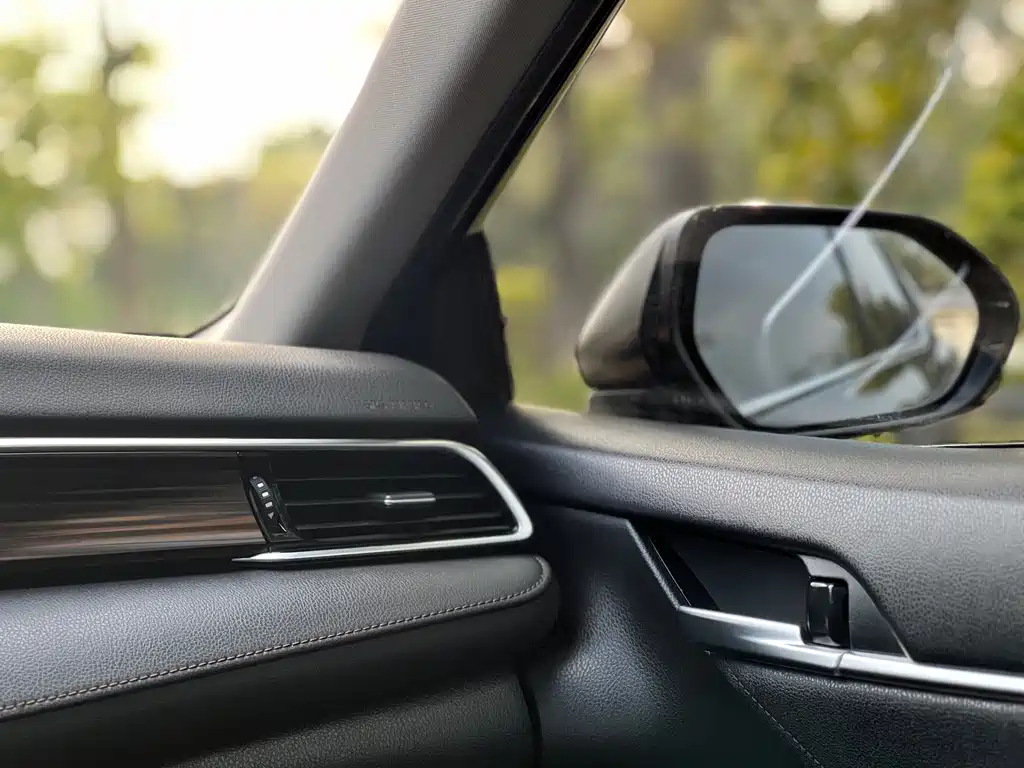 Toyota Camry 2018 — фото 23