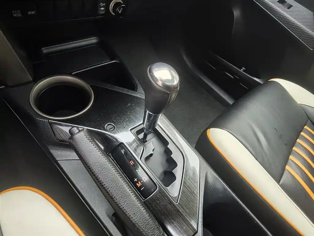 Toyota RAV4 2015 — фото 13