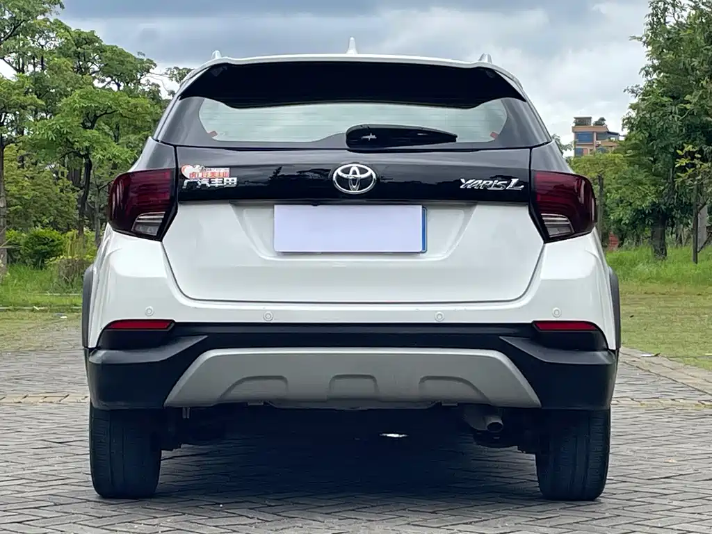 Toyota Yaris L 2020 — фото 8