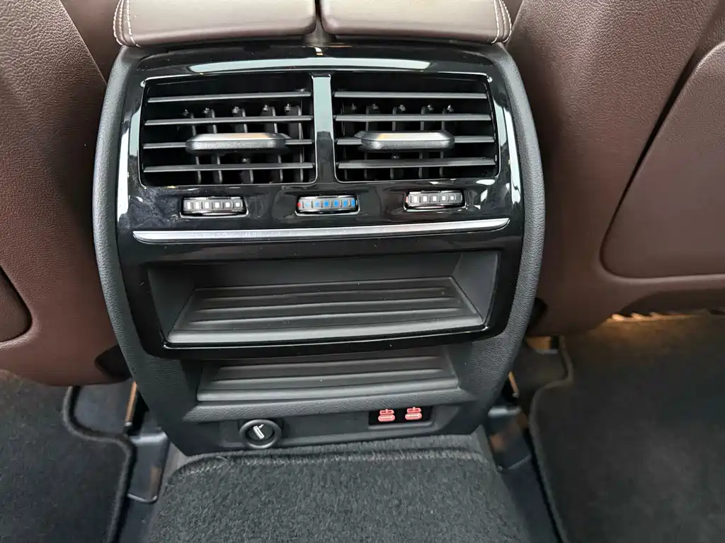 BMW 5 Series 2020 — фото 15
