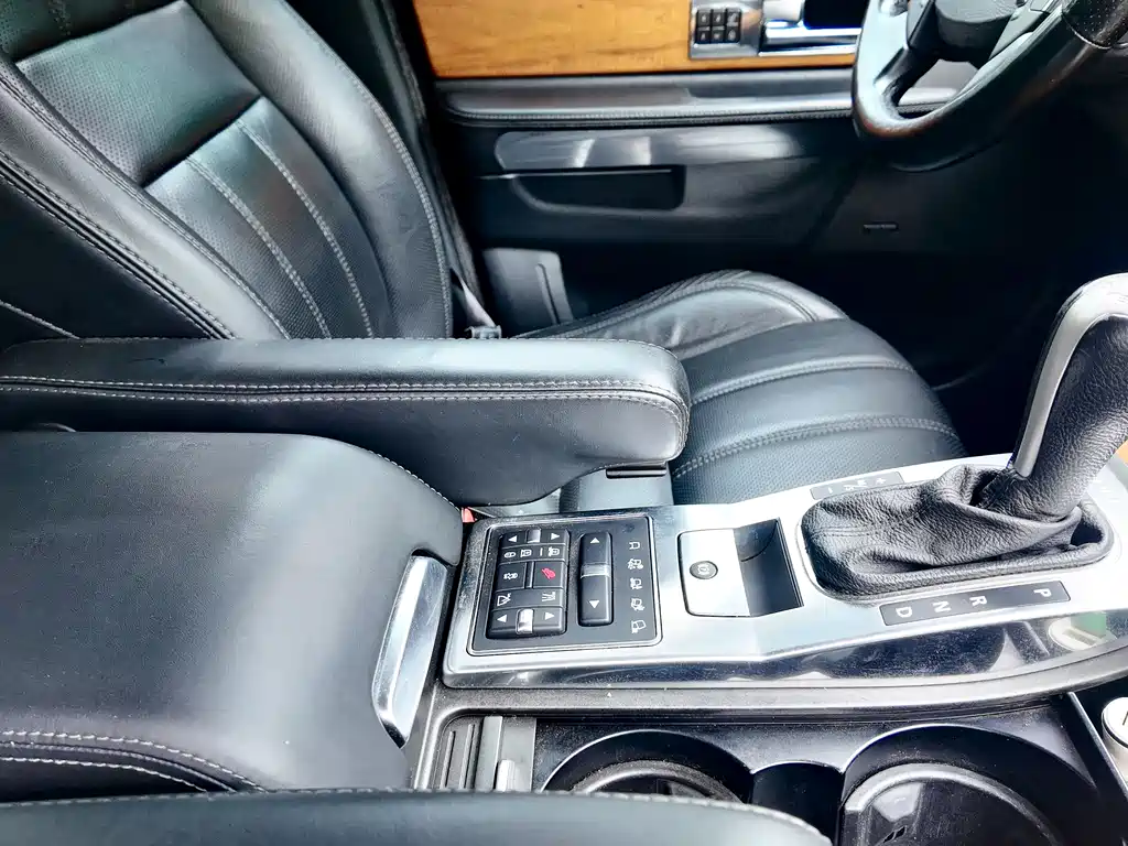 Land Rover Range Rover Sport 2011 — фото 41
