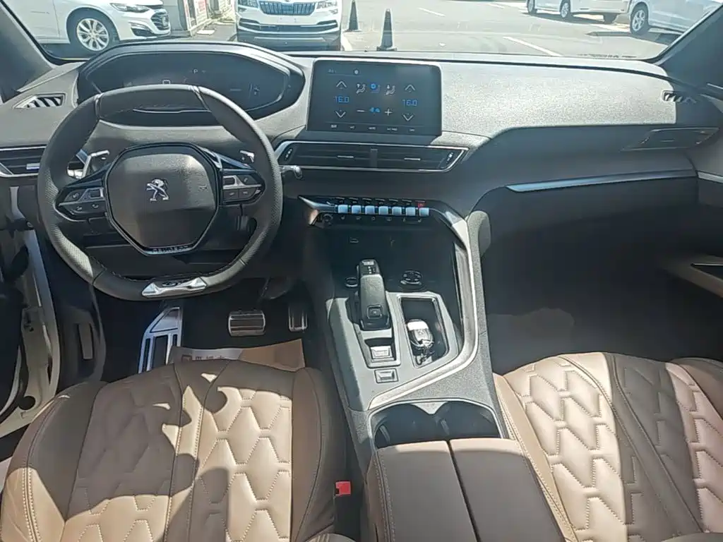 Peugeot 5008 2017 — фото 10