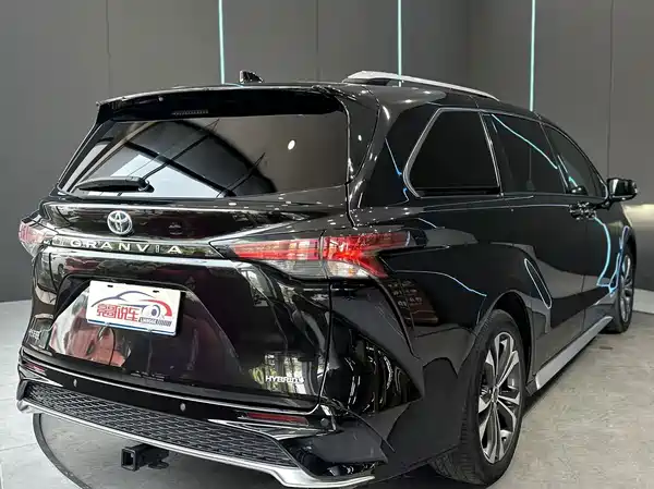 Toyota Granvia 2024