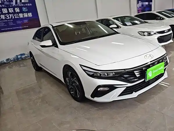 Hyundai Elantra 2024