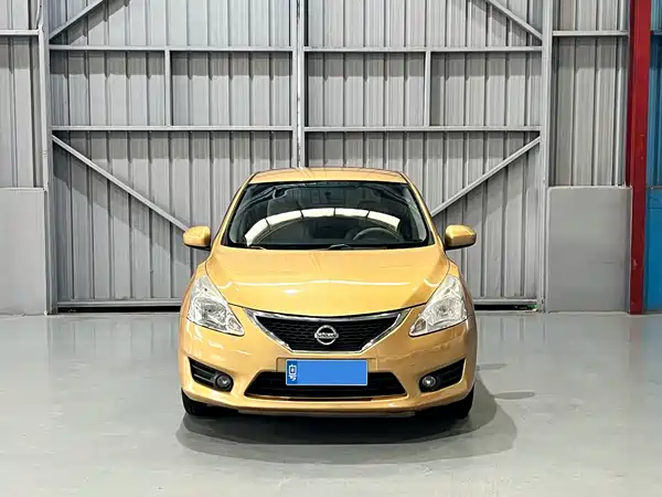 Nissan Tiida 2012