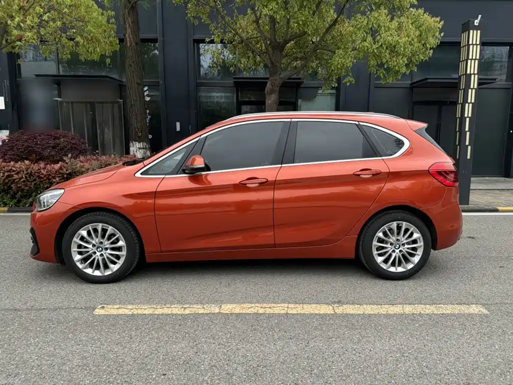 BMW 2 Series Station Wagon 2019 — фото 22