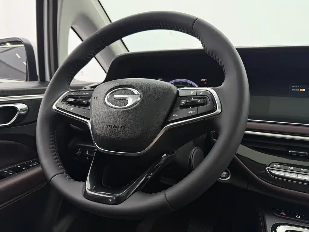 GAC Motor Trumpchi M6 2022 — фото 9