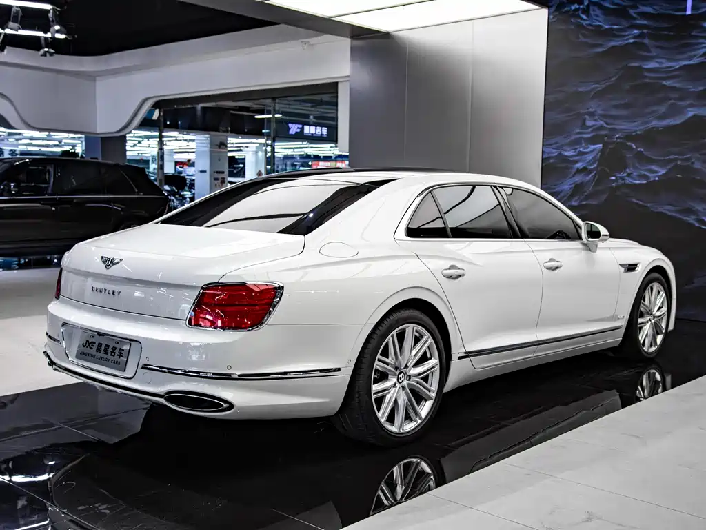 Bentley Flying Spur 2021 — фото 12