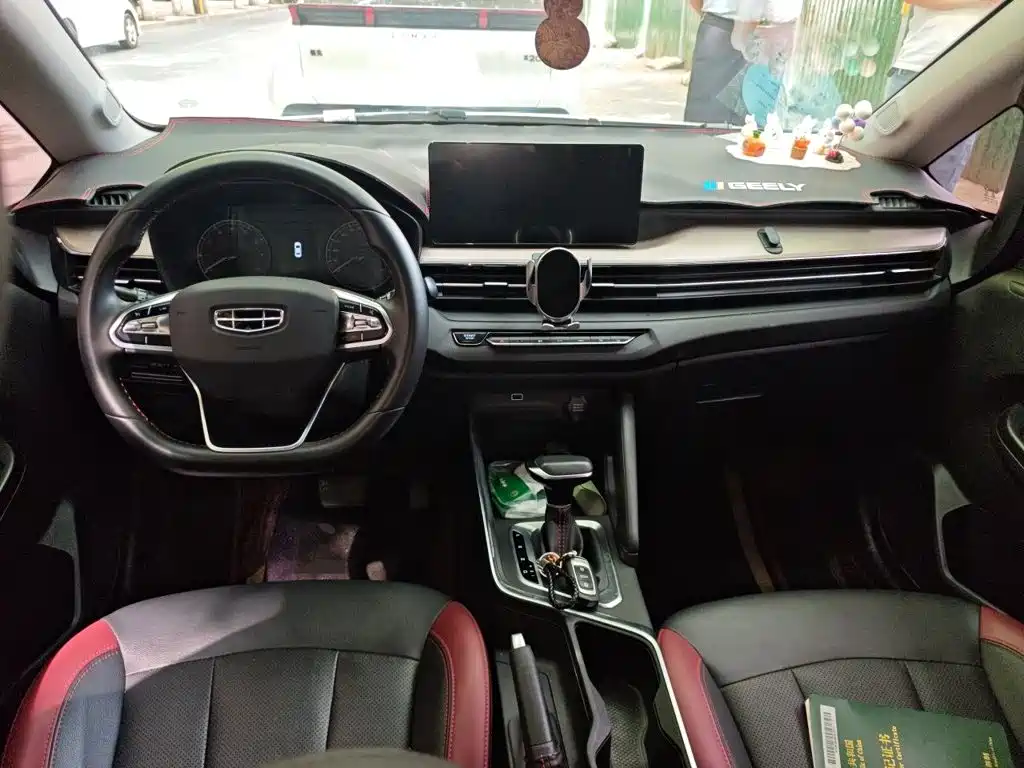 Geely Vision X3 2022 — фото 10