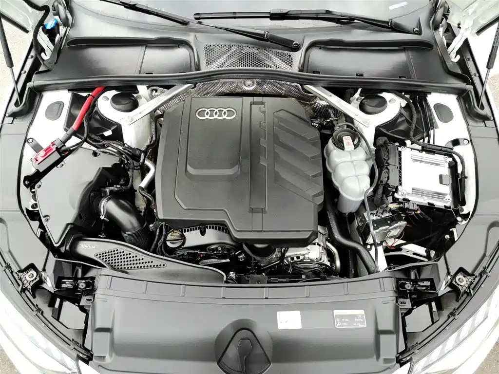 Audi A4L 2024 — фото 18