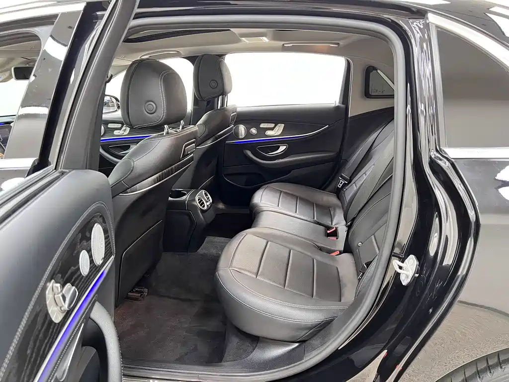 Mercedes-Benz E-Class 2020 — фото 14