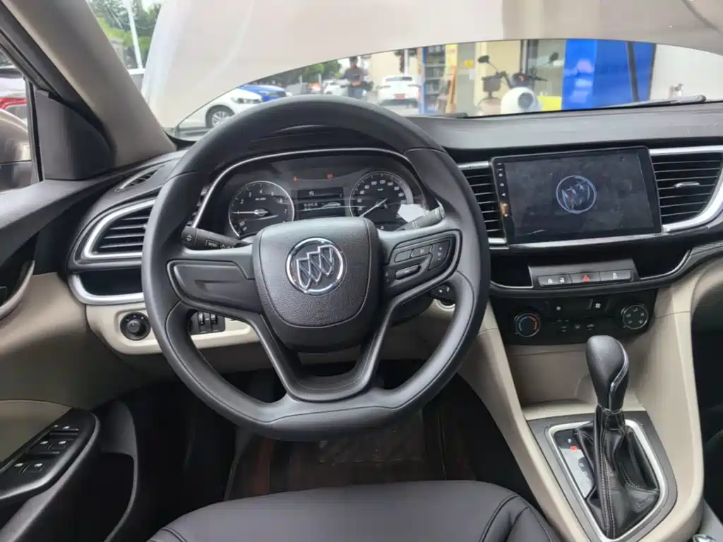 Buick Excelle 2017 — фото 11