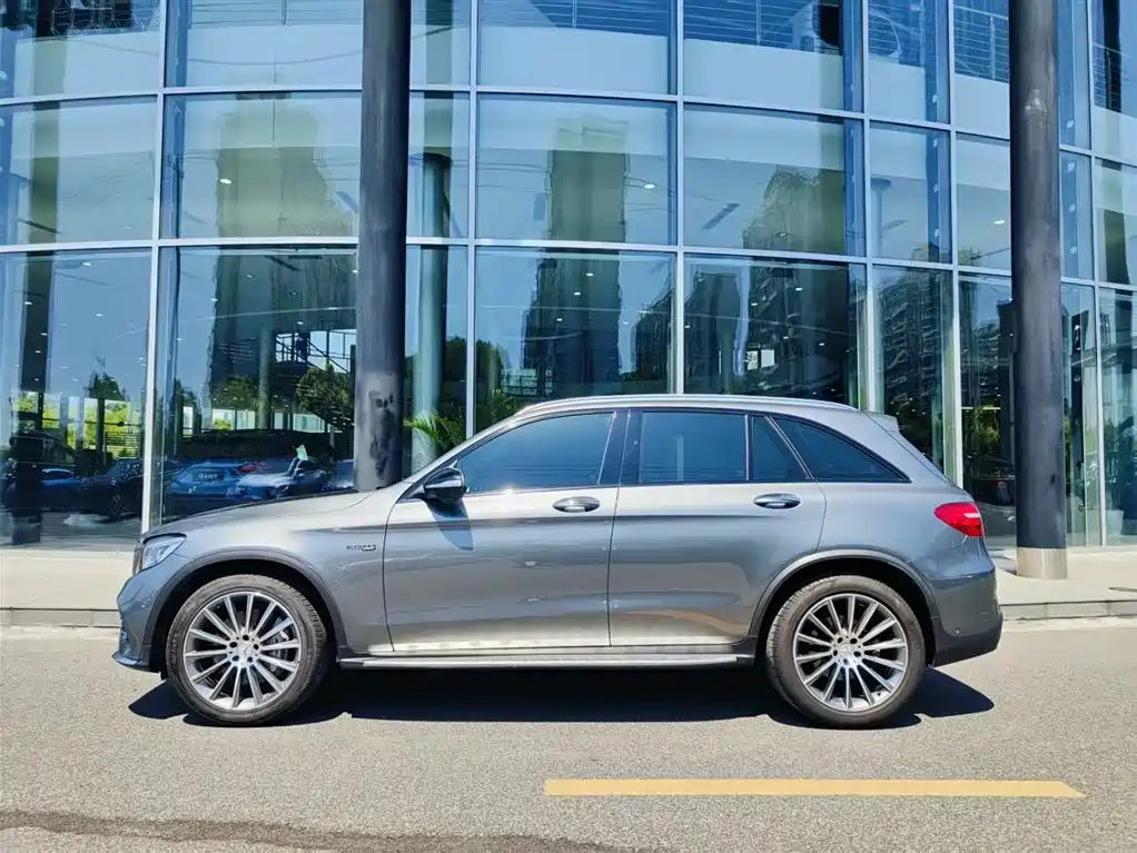 Mercedes-Benz GLC AMG 2019 — фото 3