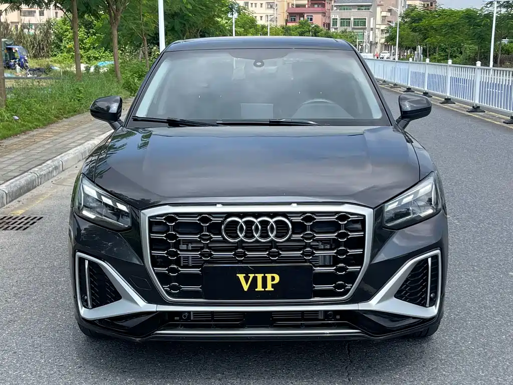 Audi Q2L 2022 — фото 2