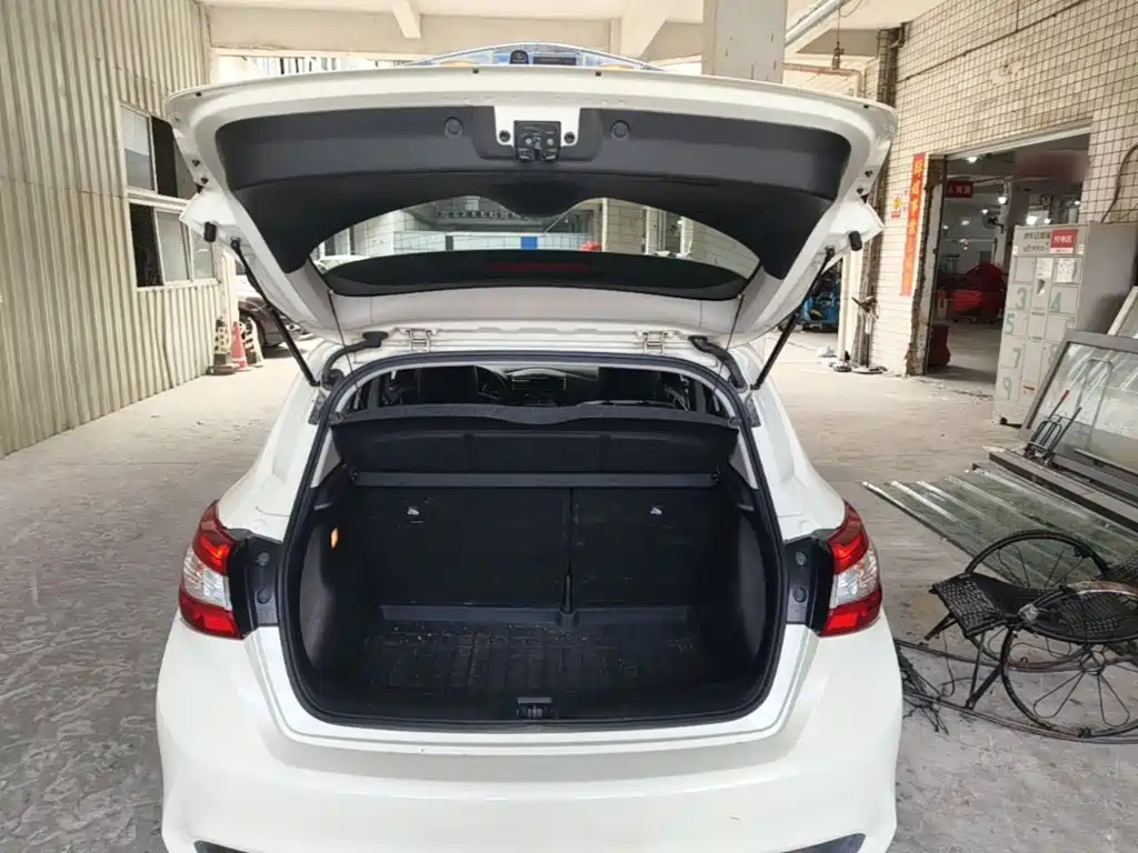 Nissan Tiida 2019 — фото 19