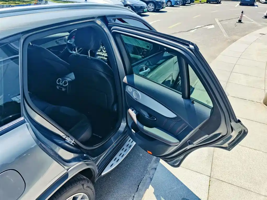 Mercedes-Benz GLC AMG 2019 — фото 18