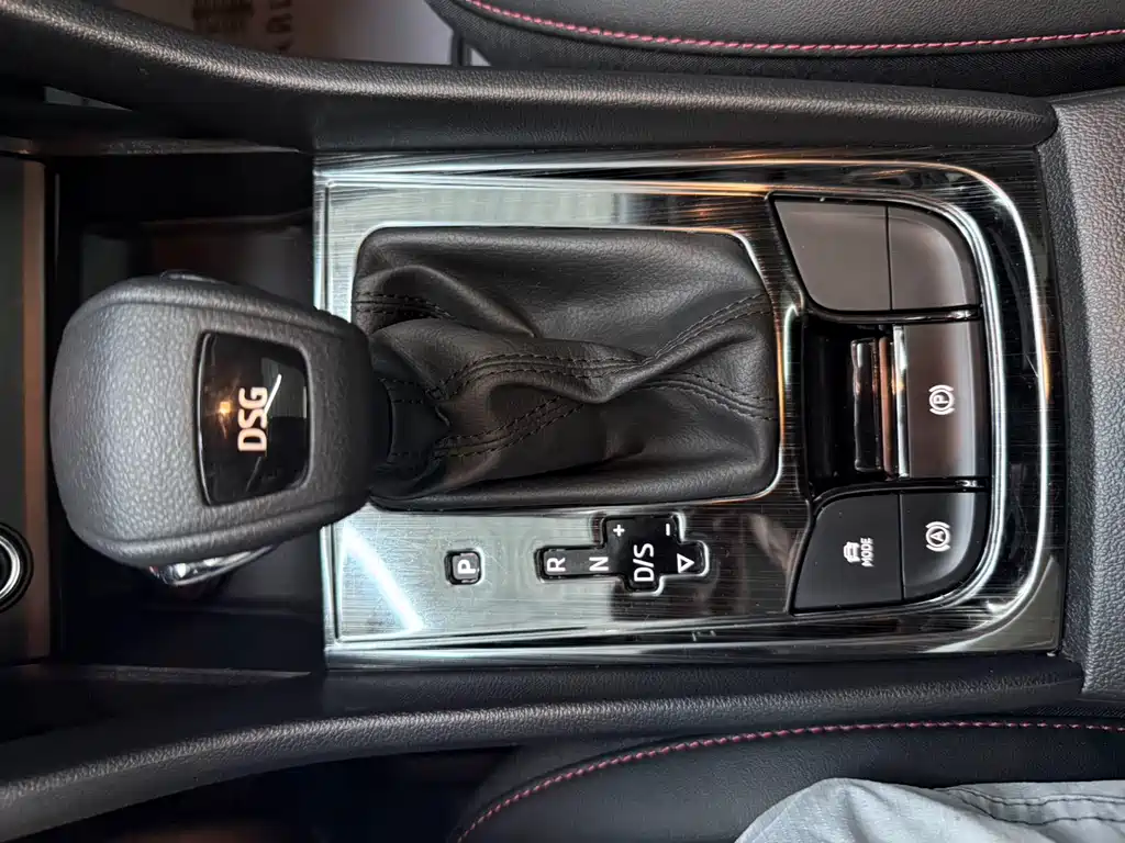 Skoda Karoq 2023 — фото 16