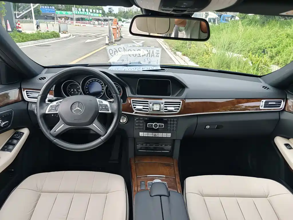 Mercedes-Benz E-Class 2014 — фото 14
