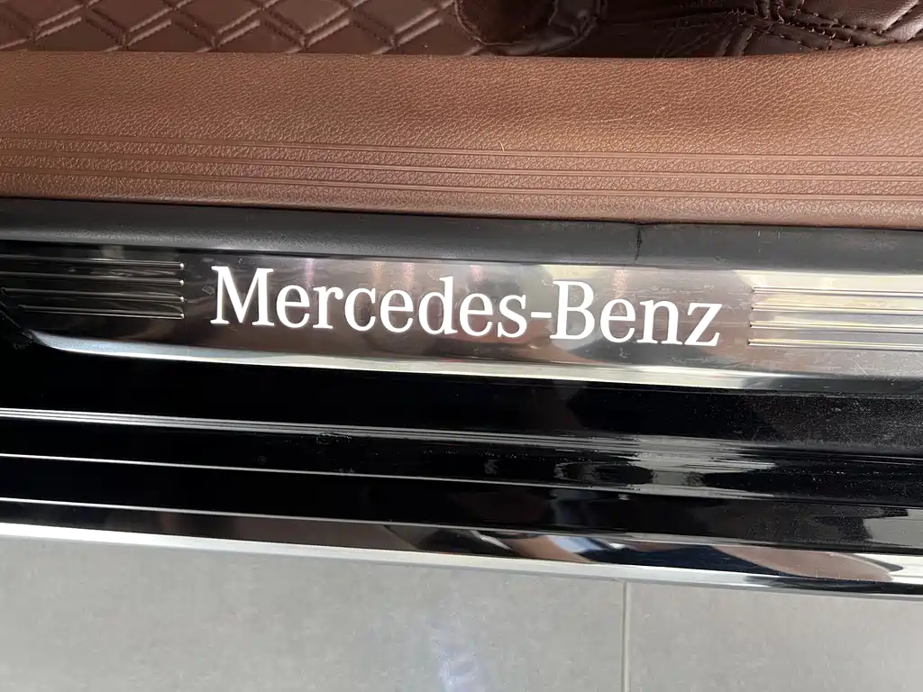 Mercedes-Benz E-Class 2022 — фото 16