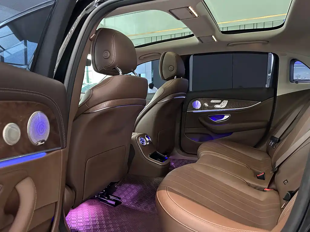 Mercedes-Benz E-Class 2022 — фото 26