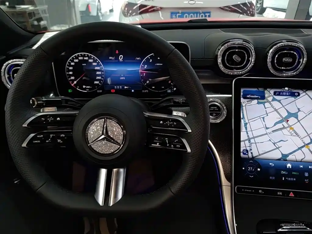 Mercedes-Benz C-Class 2025 — фото 10