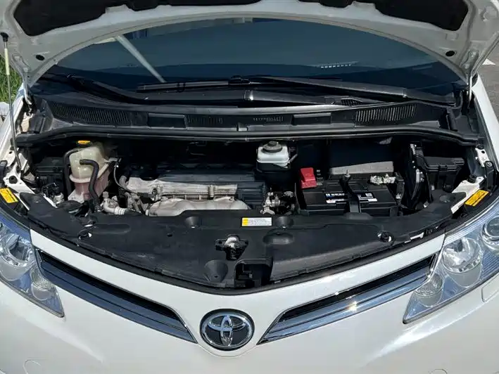 Toyota Previa 2016 — фото 25