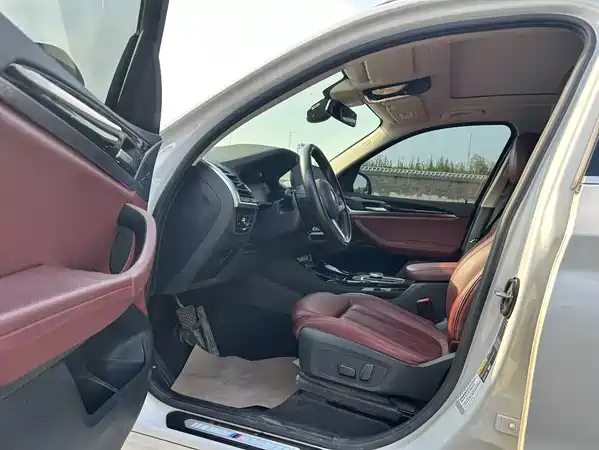BMW iX3 2024