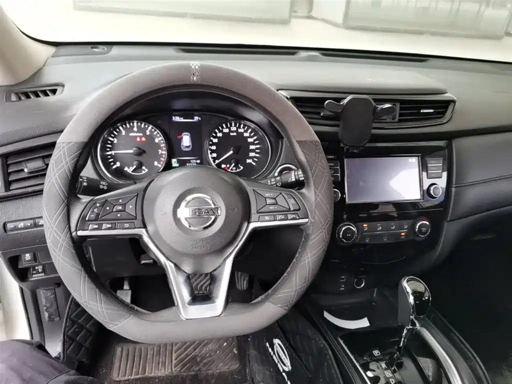 Nissan X-Trail 2018 — фото 10