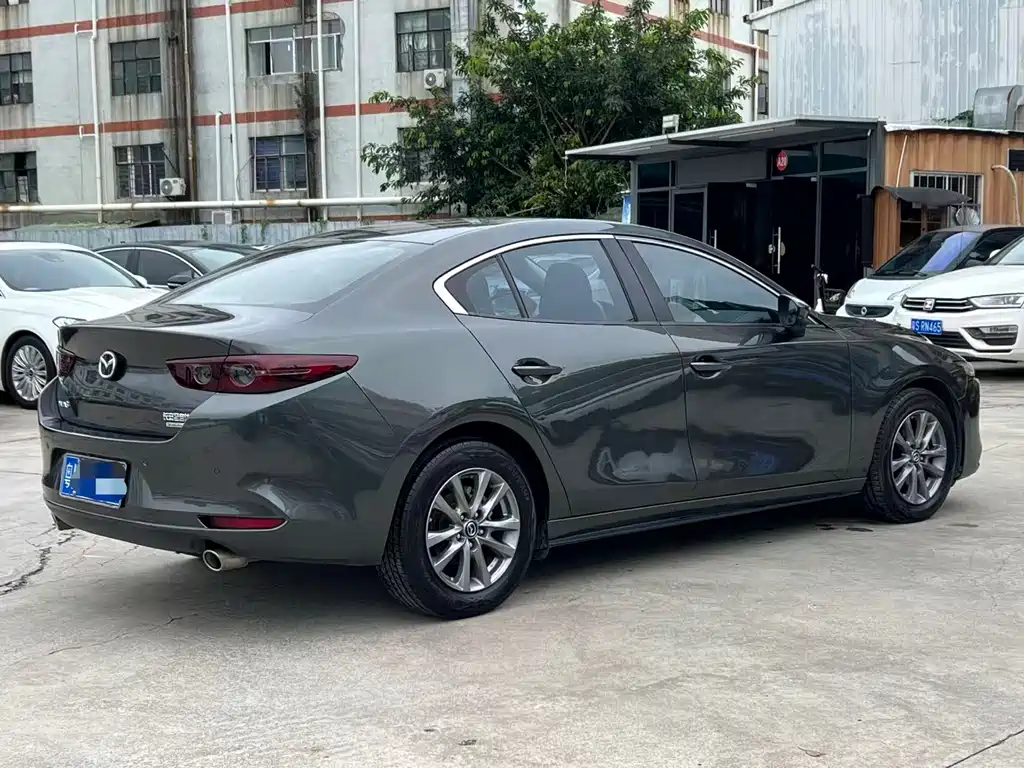 Mazda 3 Axela 2021 — фото 10