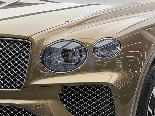 Bentley Bentayga Plug-In Hybrid 2021